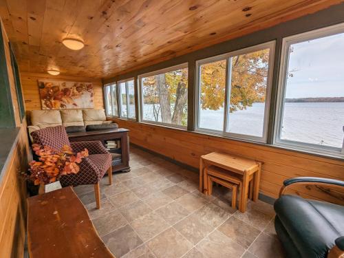 Breakfast nook - from doorway