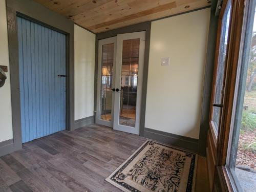 Entrance - looking into lodge